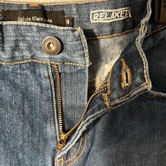 Calvin Klein boys relaxed fit jeans - Picture 3 of 8